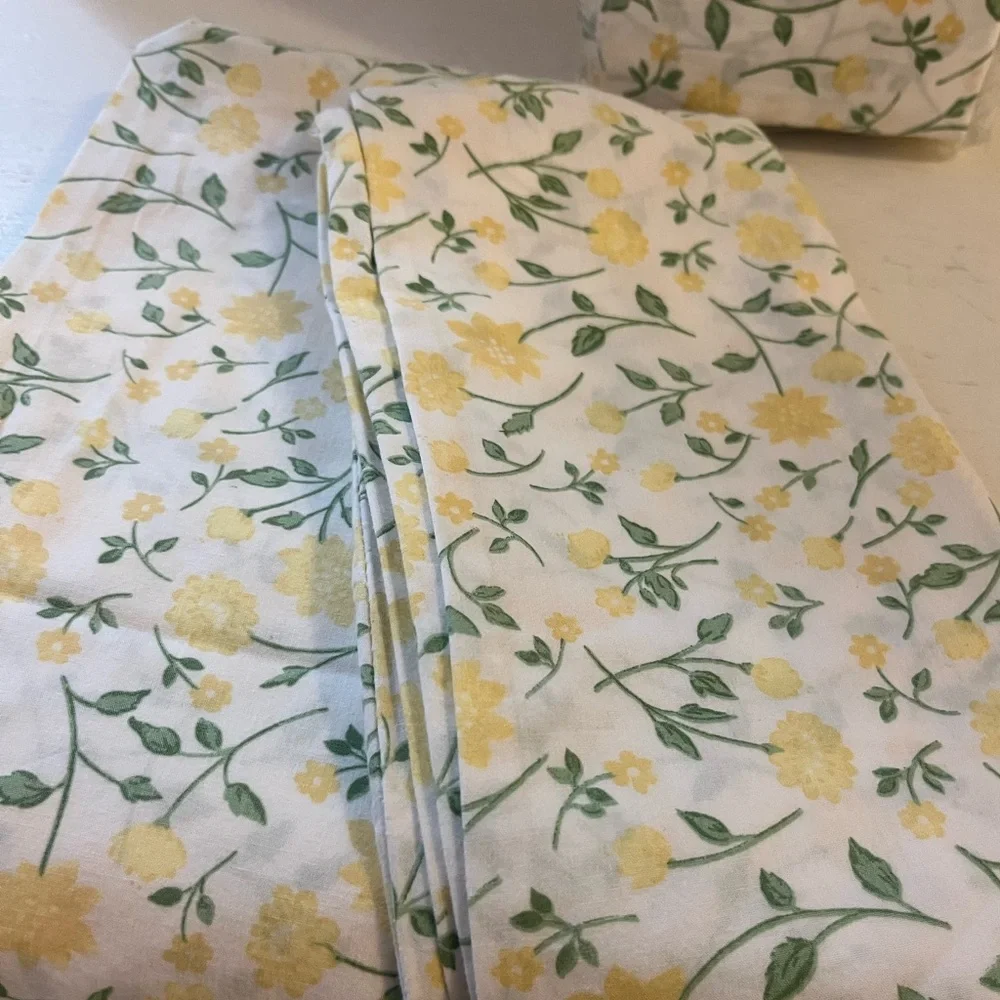 Martha Stewart Set of 4 pillow Cases